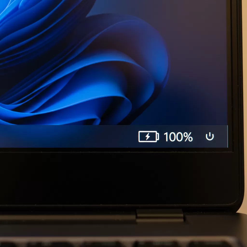 Các dòng laptop hiện đại có khả năng tự ngắt sạc khi pin đạt ngưỡng 100 để bảo vệ linh kiện